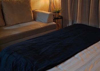 استديو هادئ بسرير ماستر 