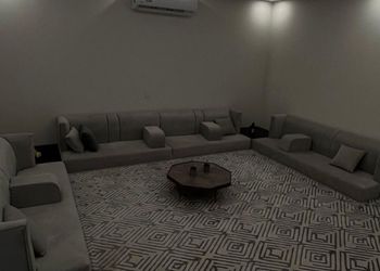 شاليه بمسطح اخضر ومسبح 