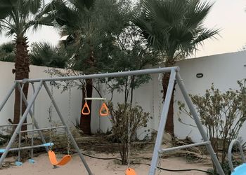 استراحة بمجلس وفناء خارجي 