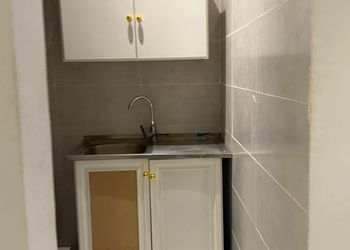 استديو بسرير ماستر وأثاث مريح 