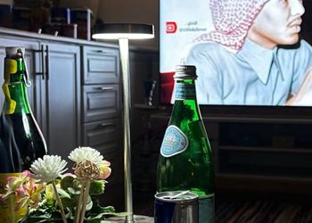 استديو بسرير ماستر وجلسة جانبية 