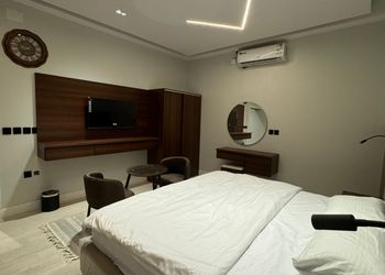 استديو هادئ بسرير ماستر 