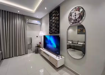 استديو بسرير ماستر وجلسة مريحة 