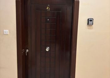 استديو بسرير ماستر وجلسة جانبية