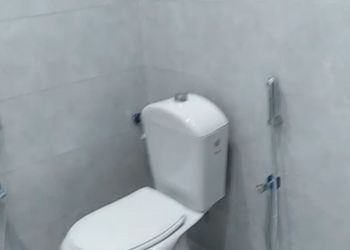 شقة بصالة جلوس وغرفتين نوم 