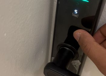 استديو بسرير ماستر وجلسة جانبية