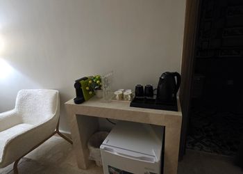 استديو بسرير ماستر وجلسة جانبية 