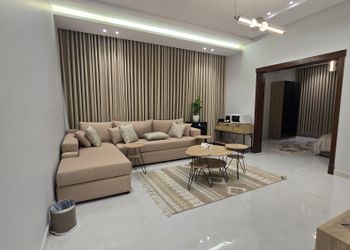 استديو بسرير ماستر وجلسة جانبية