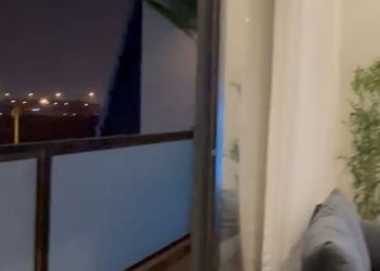شقة بغرفتين نوم وصالة ومجلس