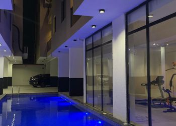استديو بسرير ماستر وجلسة جانبية 