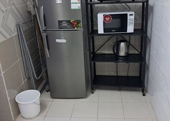 شقة بأثاث مريح وبسيط 