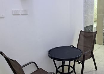 شقة بأثاث مريح وبسيط 
