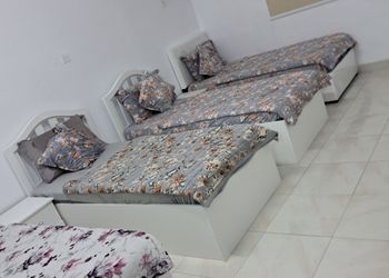 شقة بغرفتين نوم وصالة 