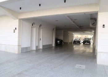 شقة بثلاث غرف نوم وصالة