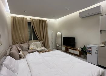 استديو بسرير ماستر