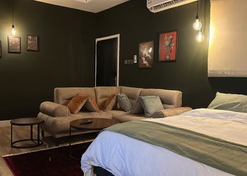 استديو بسرير ماستر