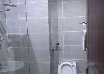 استديو بأثاث مريح وبسيط 