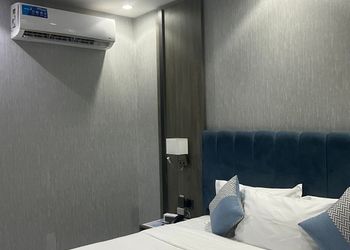 استديو بأثاث مريح وبسيط 
