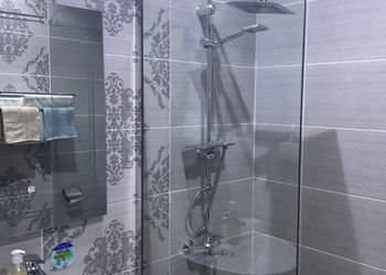 استديو بأثاث مريح وبسيط 