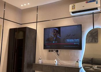 استديو بأثاث مريح وبسيط 