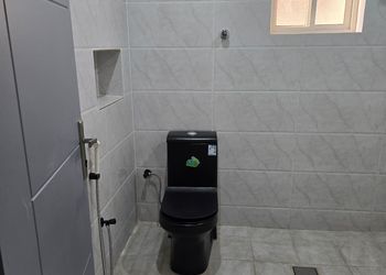 غرفة بسرير مزدوج