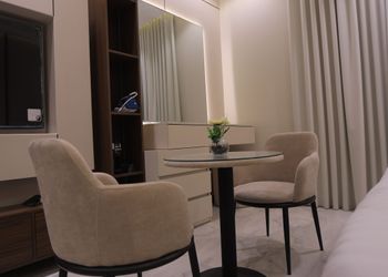 استديو بسرير ماستر وأثاث مريح 