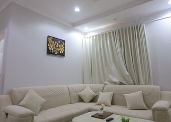 شقة بغرفة معيشة وغرفة نوم 