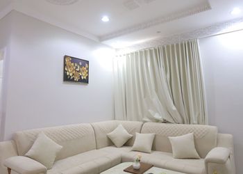 شقة بغرفة معيشة وغرفة نوم 
