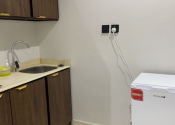 استديو بسرير ماستر وأثاث مريح 