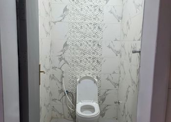 شاليه بمسطح اخضر وجلسة خارجية