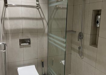 استديو بأثاث مريح وبسيط 