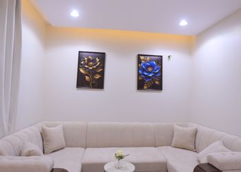 شقة بصالة أنيقة ودخول ذاتي 
