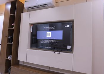 شقة بصالة أنيقة ودخول ذاتي 