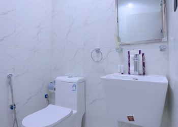 شقة بصالة أنيقة ودخول ذاتي 