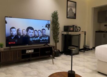 استديو بسرير ماستر وجلسة جانبية