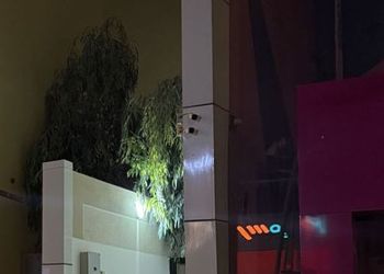 شقة بغرفة معيشة وغرفتين نوم 