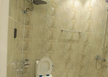 استديو بأثاث مريح وبسيط 