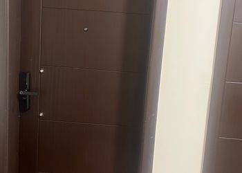 استديو بأثاث مريح وبسيط 