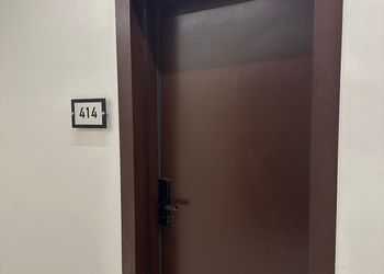استديو بسرير ماستر وجلسة جانبية