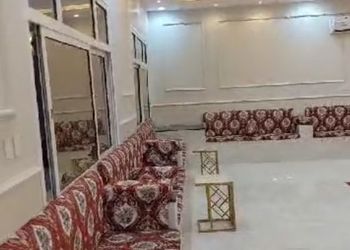 شاليه بجلسة خارجية ومجلس واسع 