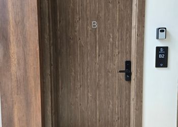 استديو هادئ بسريرين فردية