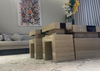 شقة بصالة وثلاث غرف نوم