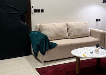 شقة بصالة وغرفة نوم