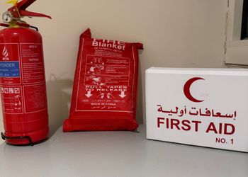 شقة بصالة مريحة وغرفة نوم 