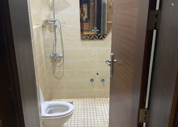 استراحة بمسطح اخضر ومجالس