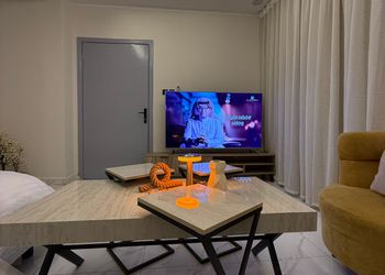 استديو بسرير ماستر وجلسة جانبية