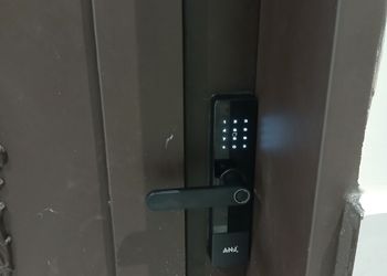 استديو بسرير ماستر وجلسة جانبية 