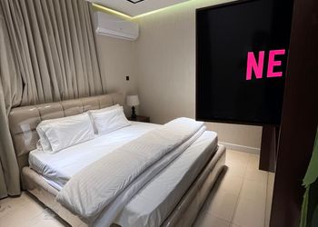 استديو هادئ بسرير ماستر 