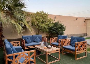 شاليه بمسبح داخلي ومجالس واسعة 