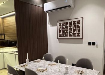 شقة بصالة أنيقة ودخول ذاتي 